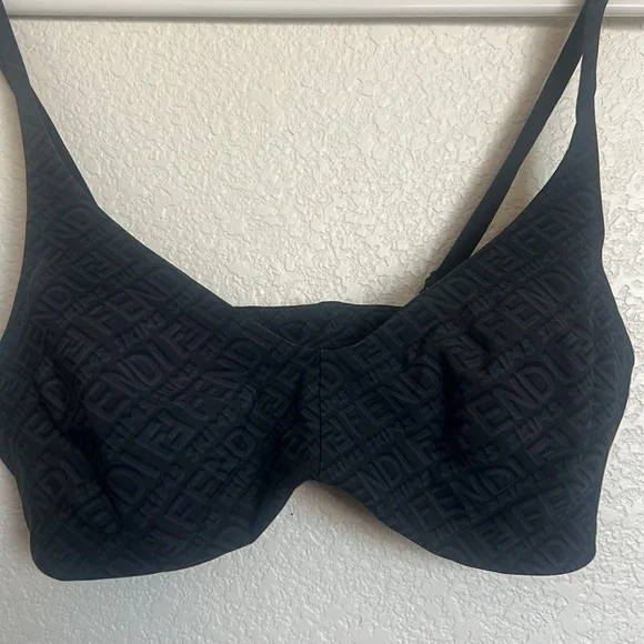 Fendi size L Skims- Skimpy Scoop - Picture 2 of 4